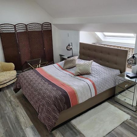 Duplex Elegant Situe A 1Min De La Gare Du Nord Apartment Brussels Exterior photo